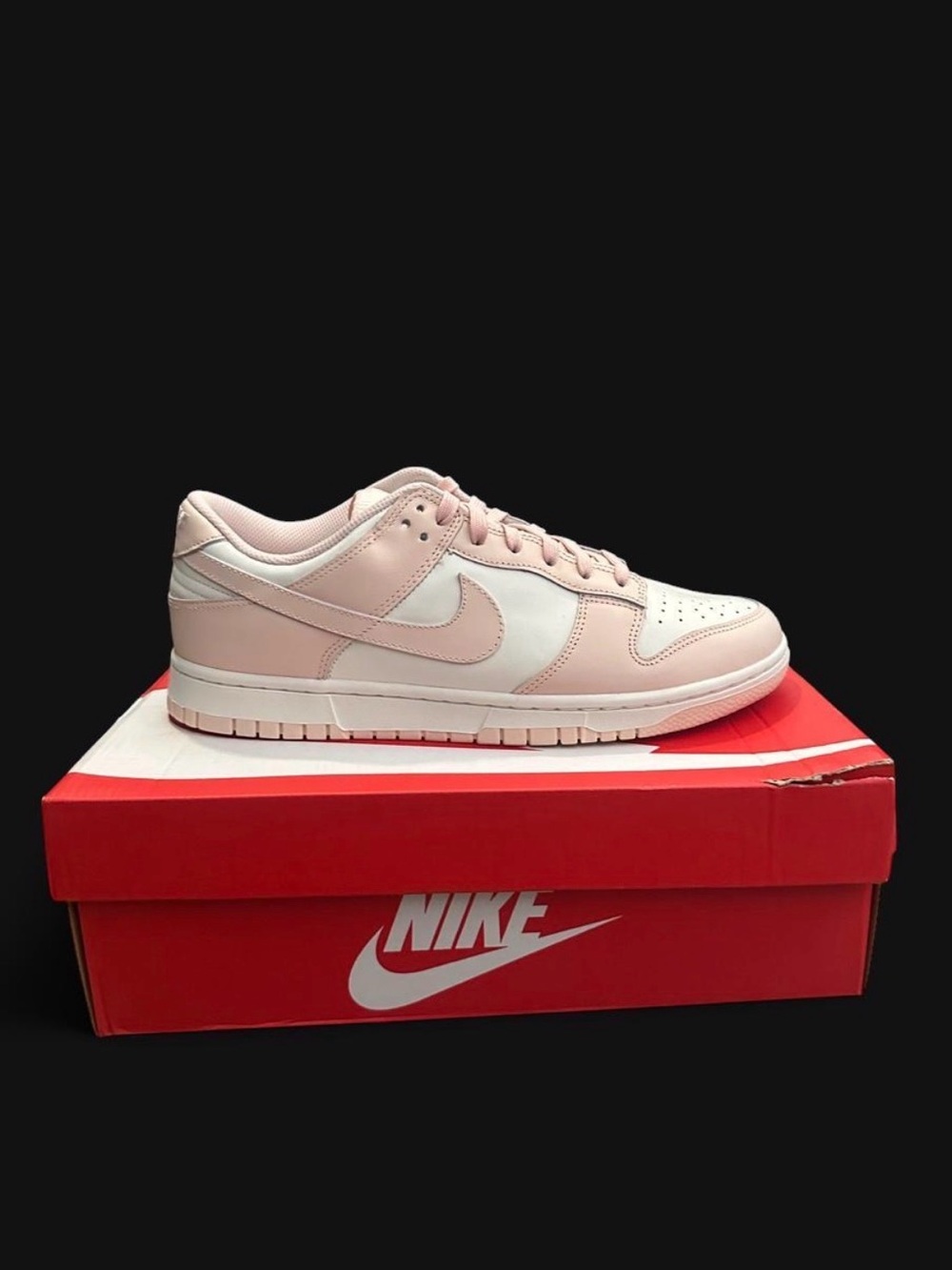 WOMENS NIKE DUNK LOW ORANGE
PEARL SIZE 11.5 (MENS SIZE 10) NWT DEADSTOCK